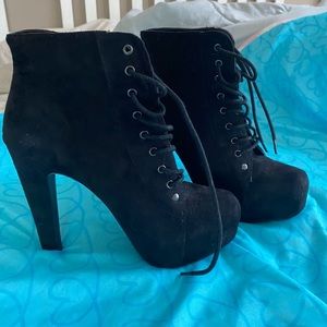 Black ankle heels boots